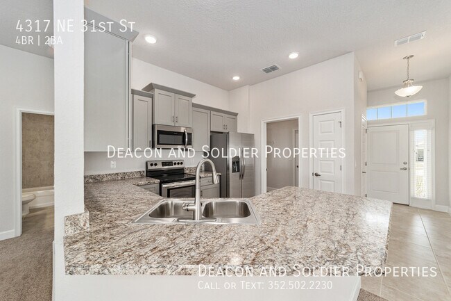 Building Photo - 4317 NE 31st St