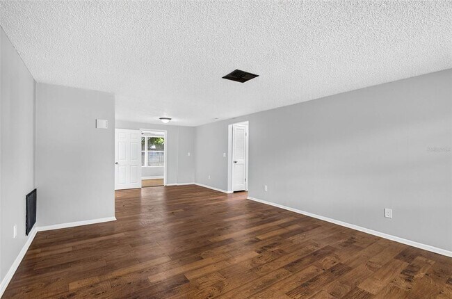Building Photo - 8905 Tropical Palm Way