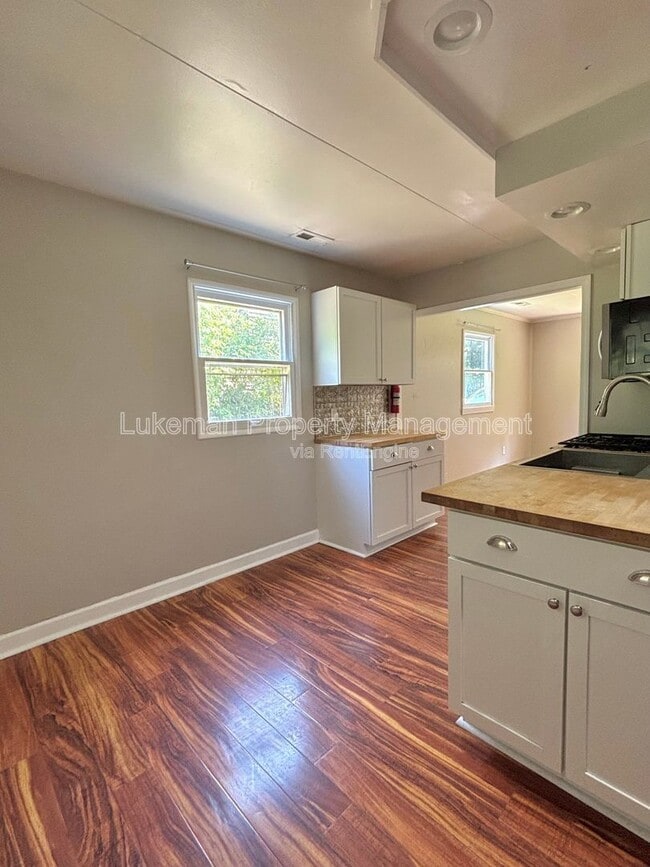 Building Photo - 217 Wallace Ave