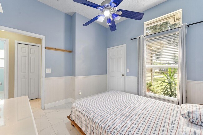 Building Photo - 1622 SW Realty St