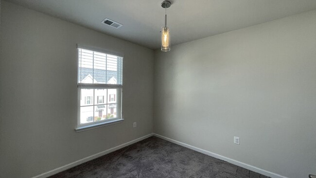 Building Photo - 3-Level Townhouse in Stafford
