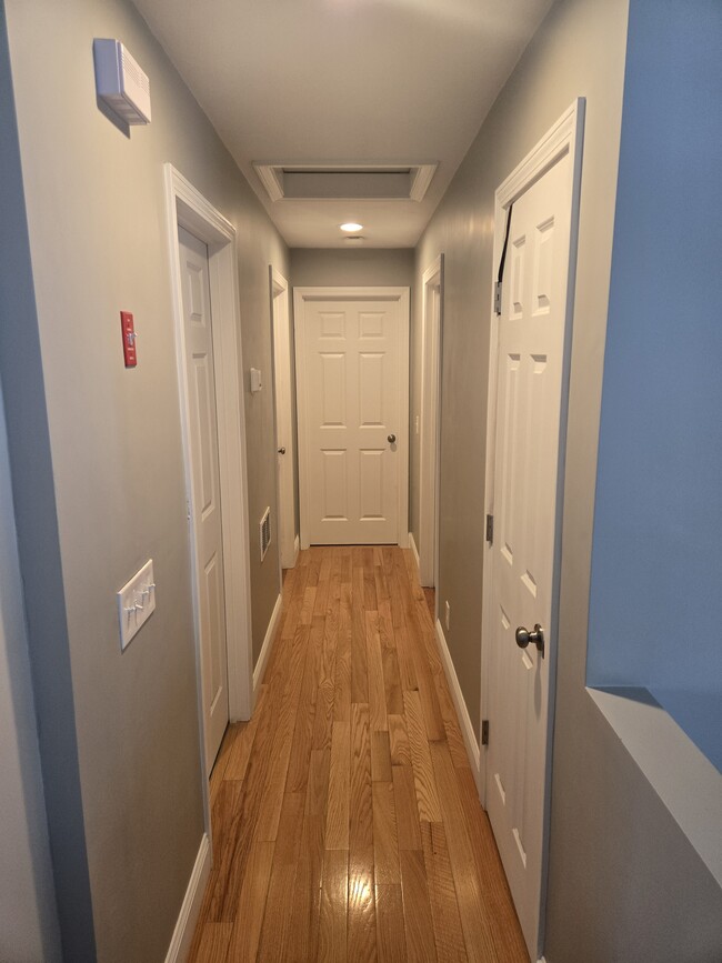 Building Photo - 182 Danielle Dr