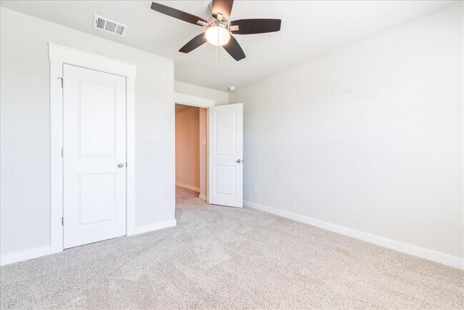 Building Photo - 496 Fieldwood Dr