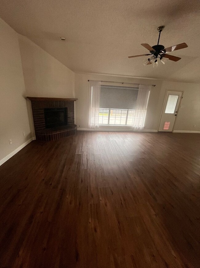 Building Photo - NEW IN MANAGEMENT - AVAILABLE NOW