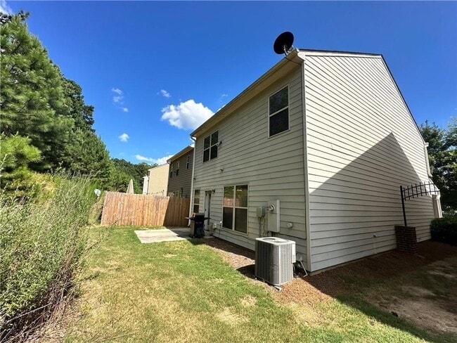 Building Photo - 244 Highland Pointe Cir E