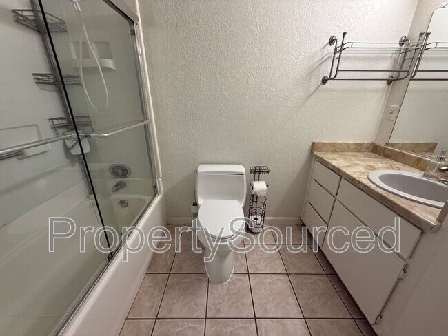 Building Photo - 700 McCoy Ct