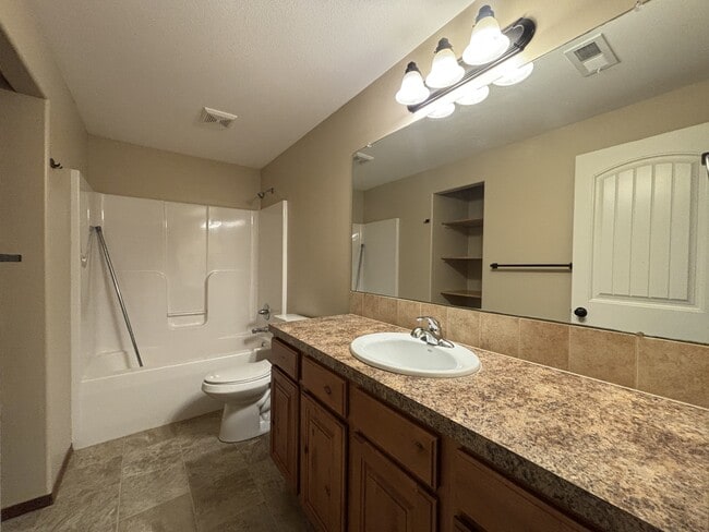 Building Photo - 2023 Harvest Ridge Ct