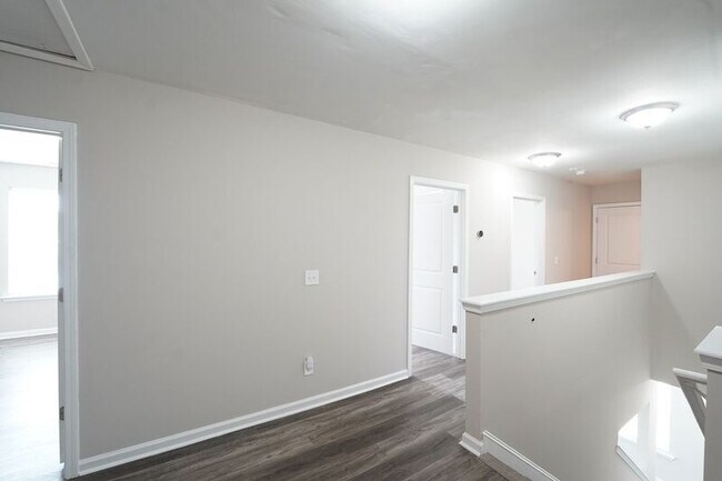 Building Photo - 105 Butternut Blvd