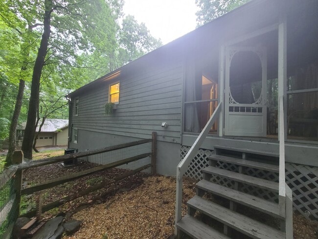 Building Photo - 120 Rocky Stream Ct