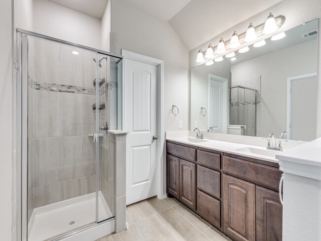 Building Photo - 229 Rosemary Dr