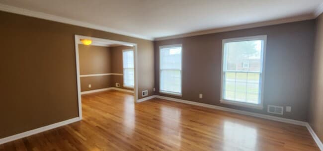 Building Photo - FRESH Paint!  Sprawling, Hurstbourne Ranch with Basement!  3 Bedrooms, 3 Full Baths, Hardwood Flo...