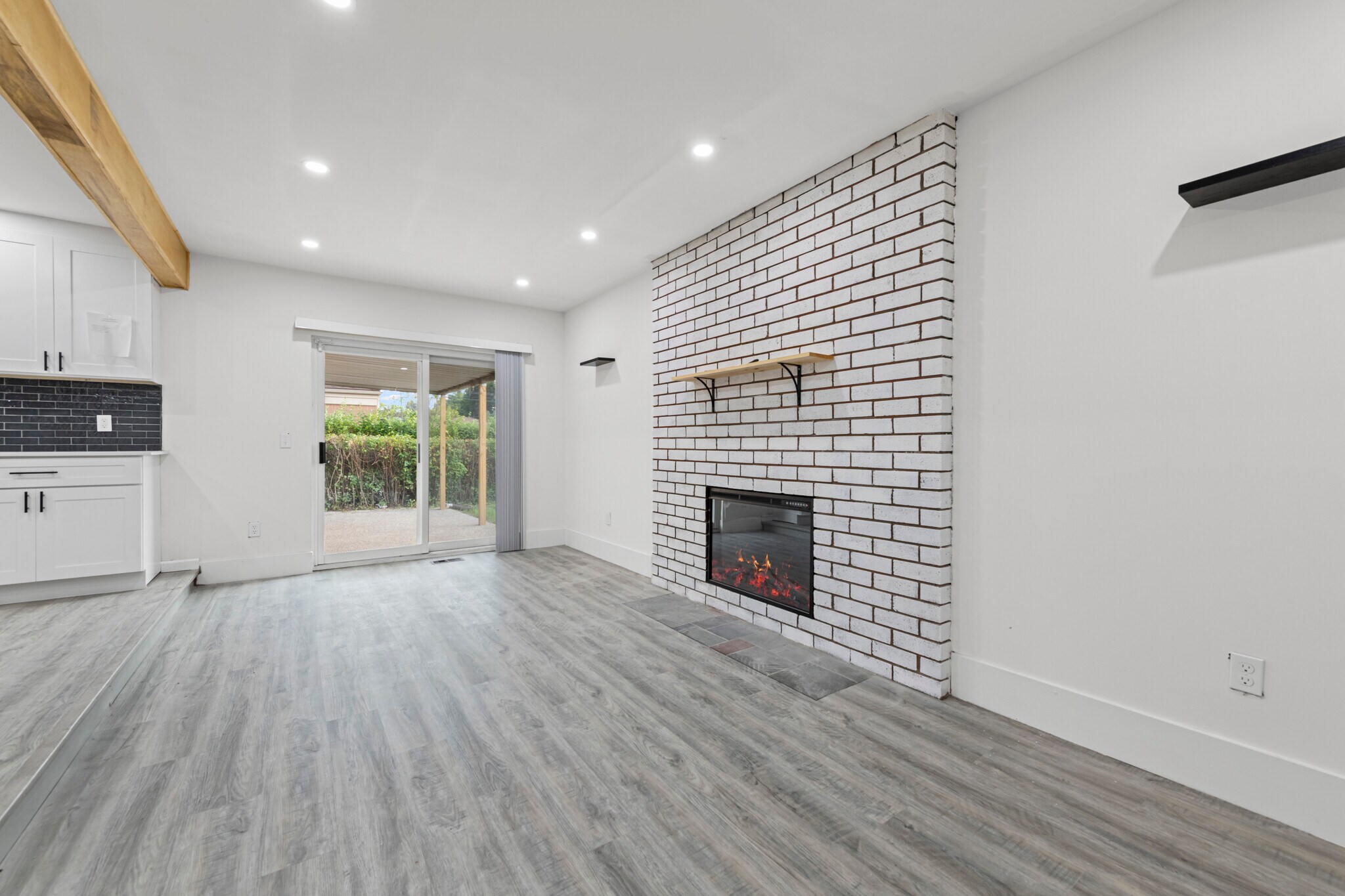 Building Photo - 32447 Hawthorne Dr