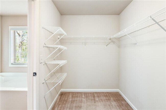 Building Photo - 6135 Formosa Ln