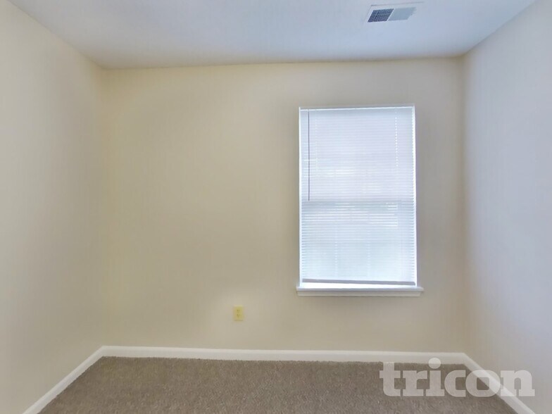 Building Photo - 43 Morse Cir