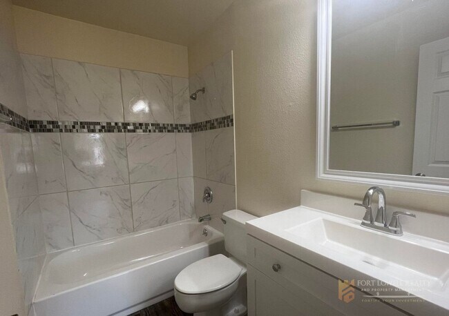 Building Photo - Coming Soon! 3 Bed/2 Bath home in Glendale! Located in an HOA! (Available on 05/15/26)