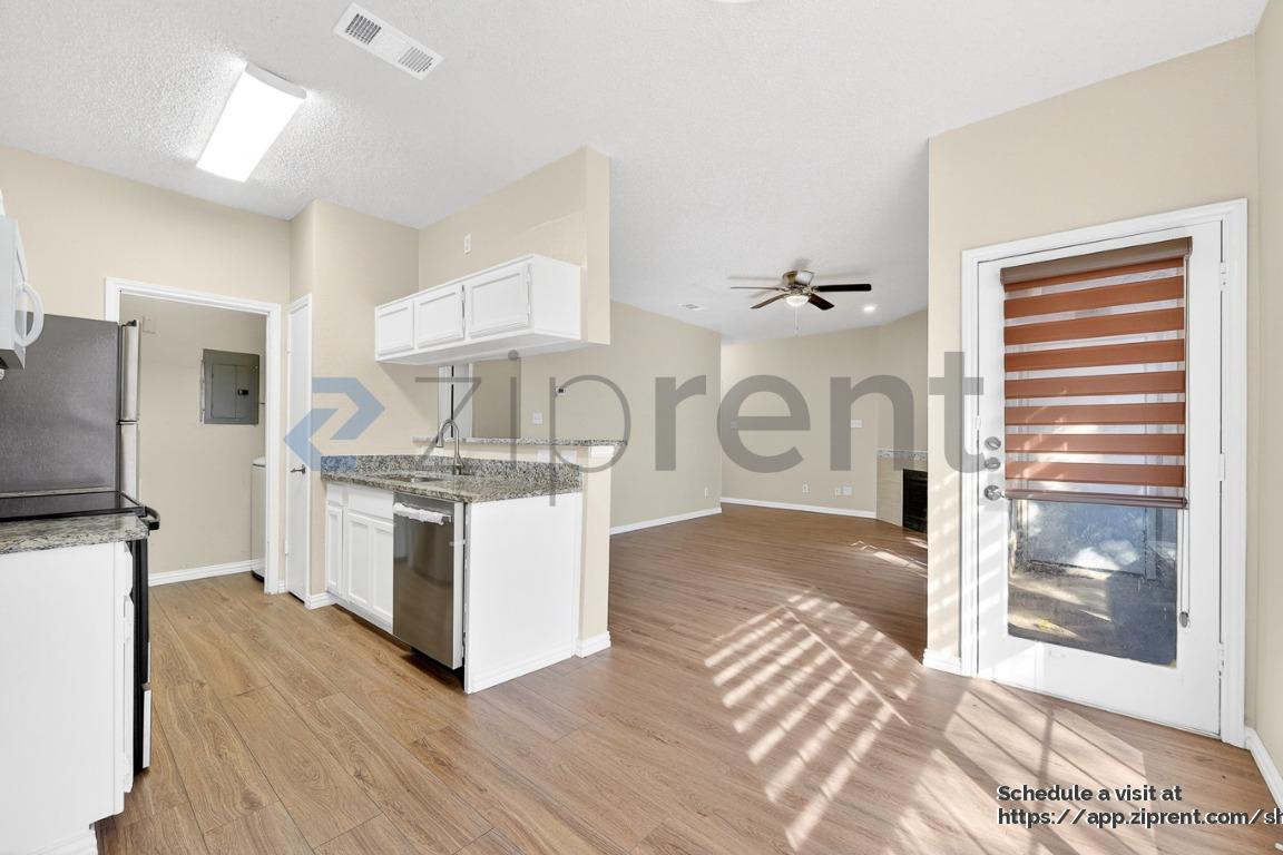 Building Photo - 4101 Esters Rd