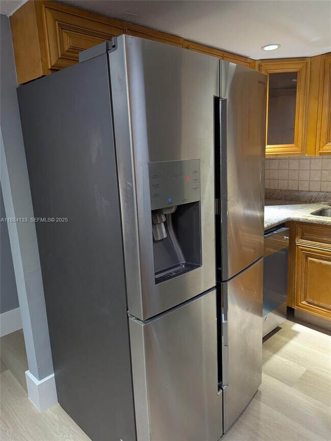 Building Photo - 13700 SW 62nd St