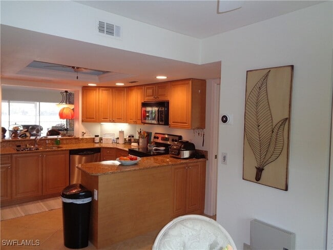 Building Photo - 6270 Bellerive Ave
