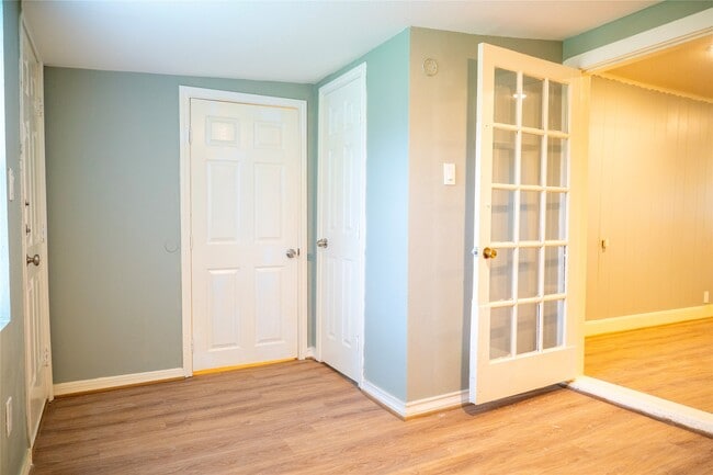 Building Photo - 505 Sikes St