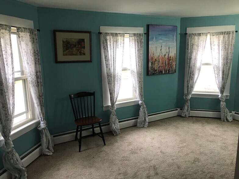 Bedroom2 W/River View - 20 Collins Rd