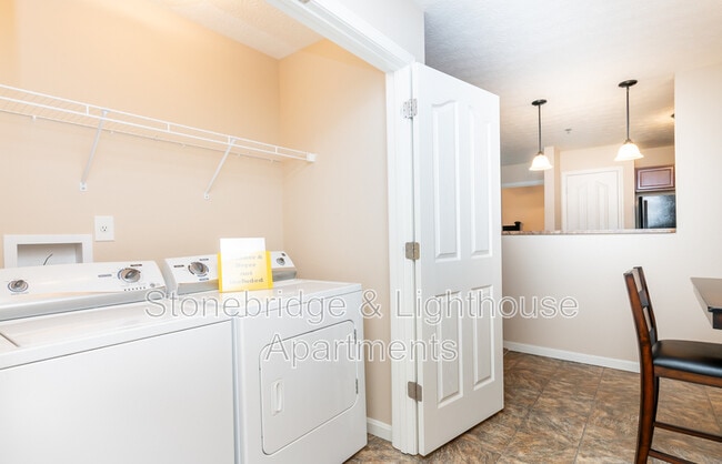 Building Photo - 201 Stonebench Cir