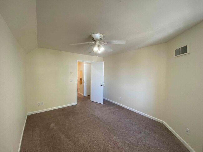 Building Photo - 3520 Lebon Dr