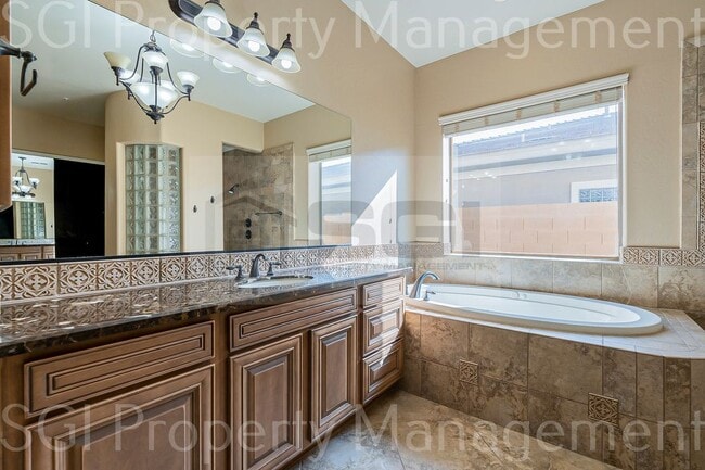 Building Photo - LUXURY 5 BEDROOM VISTANCIA BASEMENT HOME!