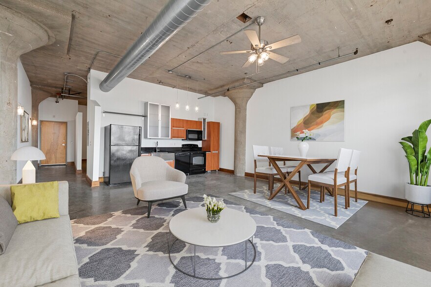 Building Photo - GW Lofts