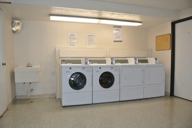 Building Photo - 19 Pine St