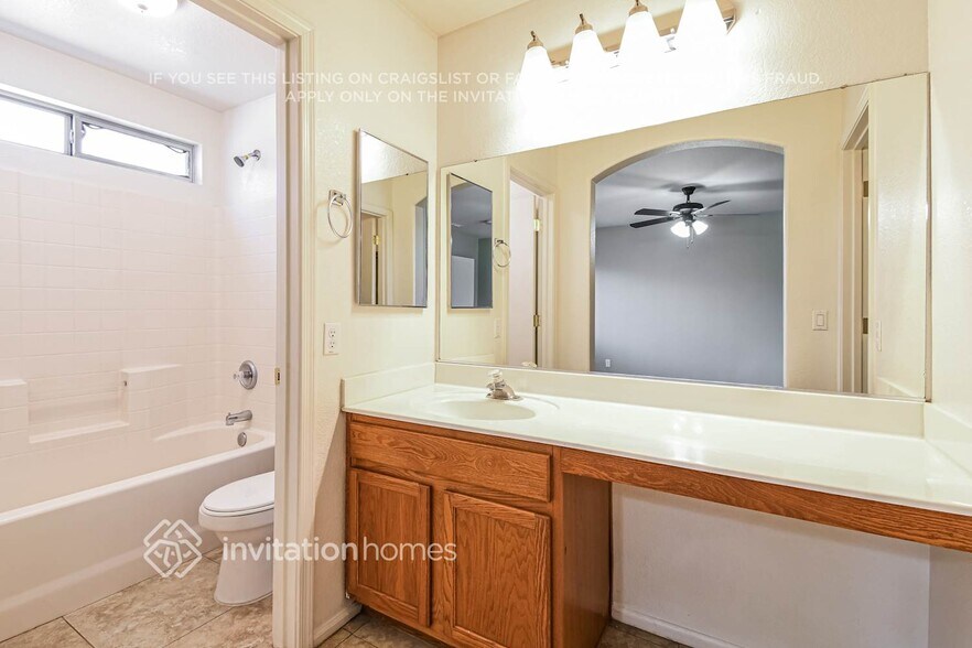 Building Photo - 40071 N Cassara Dr