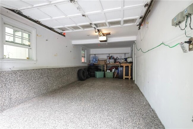 Building Photo - 70 Lindley Ave