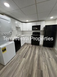 Building Photo - 601 E Mulberry St