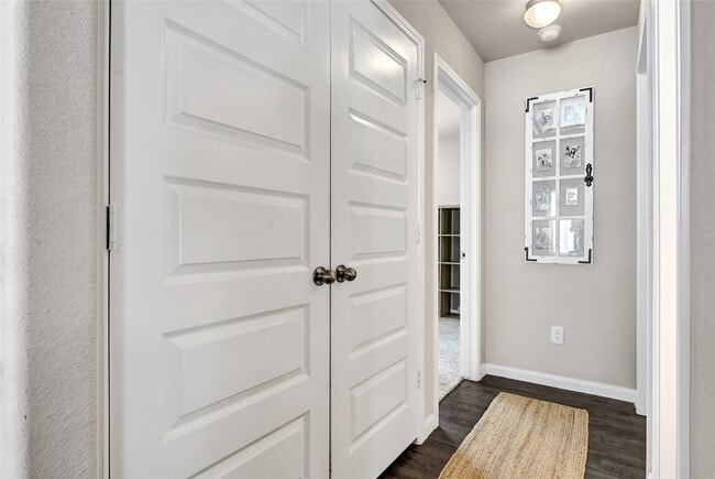 Building Photo - 1329 Mount Blanc Path