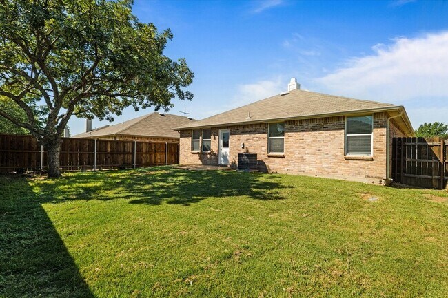 Building Photo - 12856 Gillon Dr