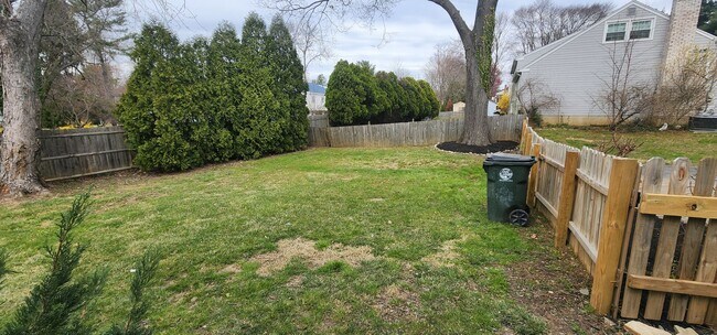 Building Photo - Beautiful and Spacious Wallingsford 4 Bedr...