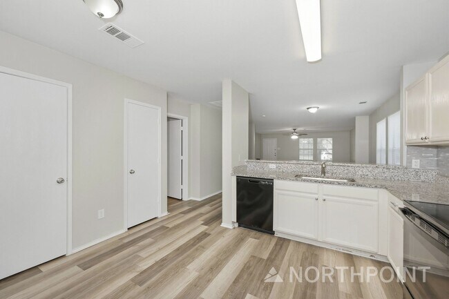 Building Photo - 4BR/2BA | Newly Renovated Single Family Home | 1-Car Garage Parking | In Dallas!