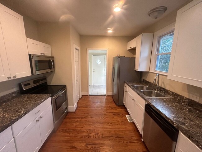 Building Photo - 1506 Charlton St