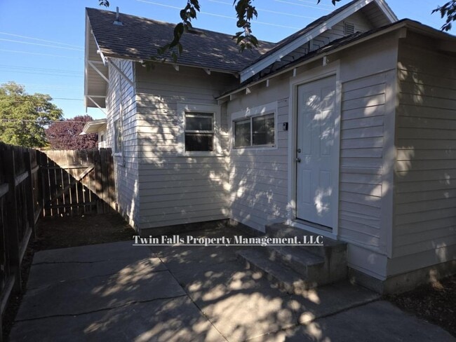 Building Photo - 194 Filer Ave