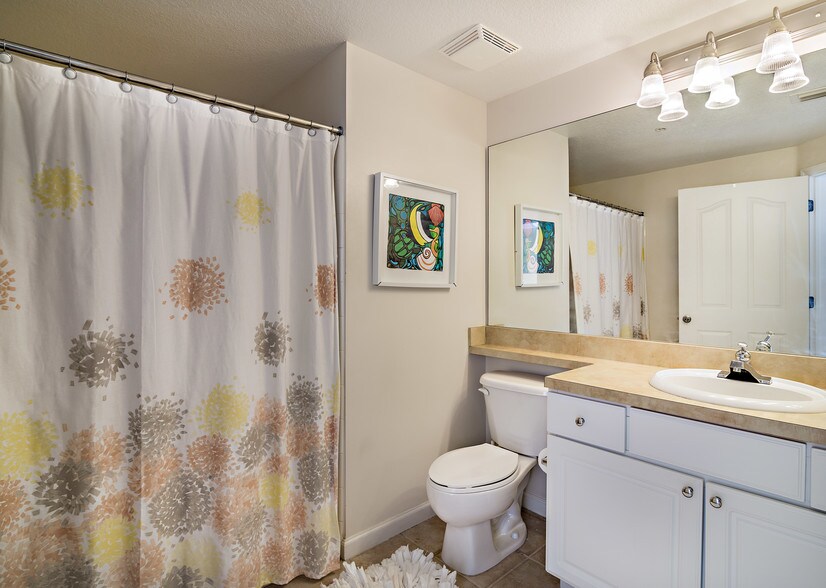 Building Photo - 4302 Myrtlewood Cir E