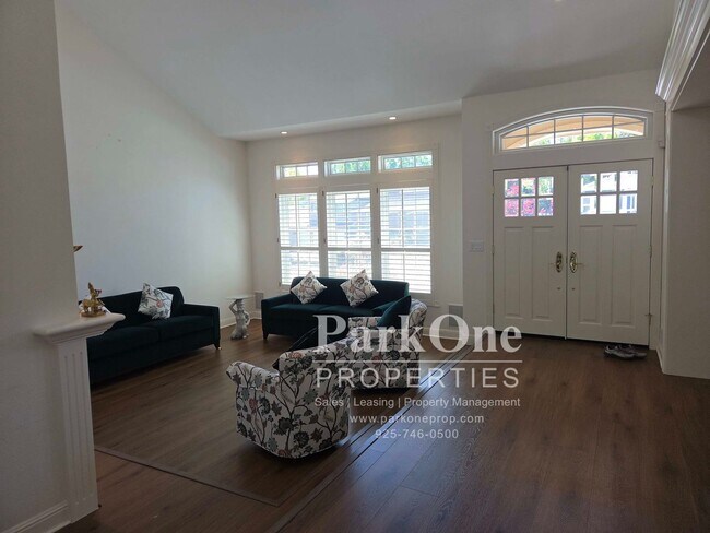 Building Photo - Amazing One of a Kind Home in the Heart of Danville with Pool & Views!