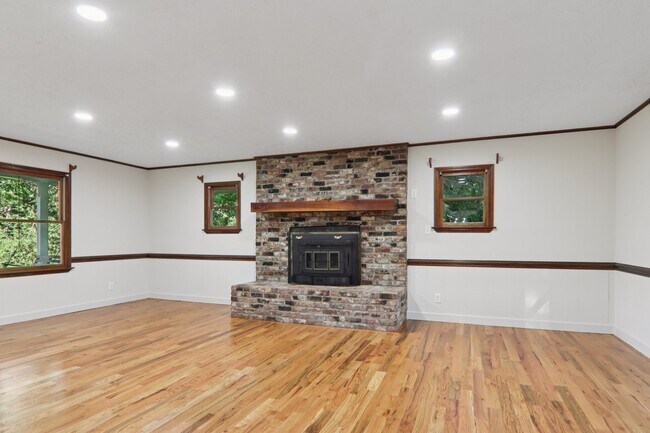 Building Photo - 5 Timothy Ln