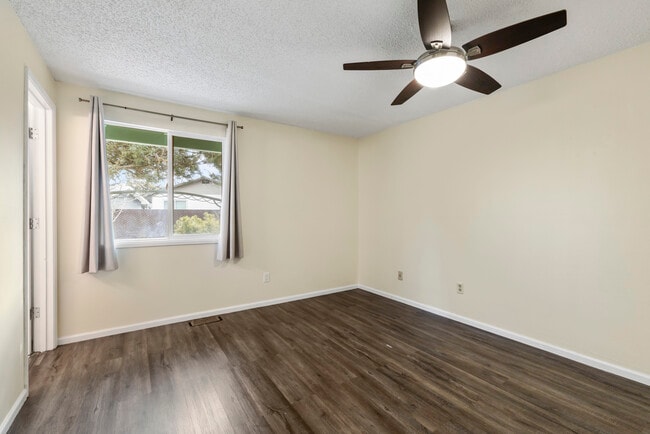 Building Photo - 4802 Sturdivant Ave