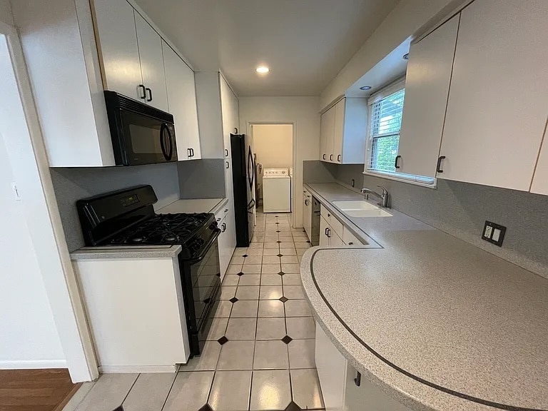 Kitchen 2 - 4717 Cedros Ave