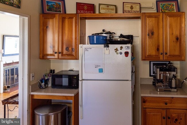 Building Photo - 6519 Byrnes Dr