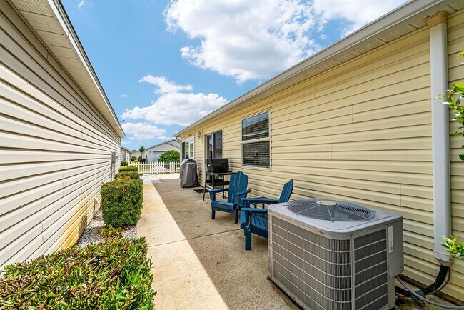 Building Photo - Furnished Annual Rental – Near Brownwood Town Square