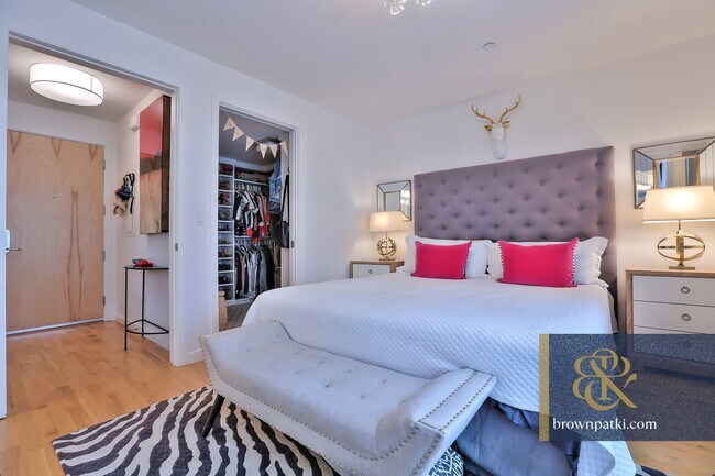 Building Photo - 3190 Scott St