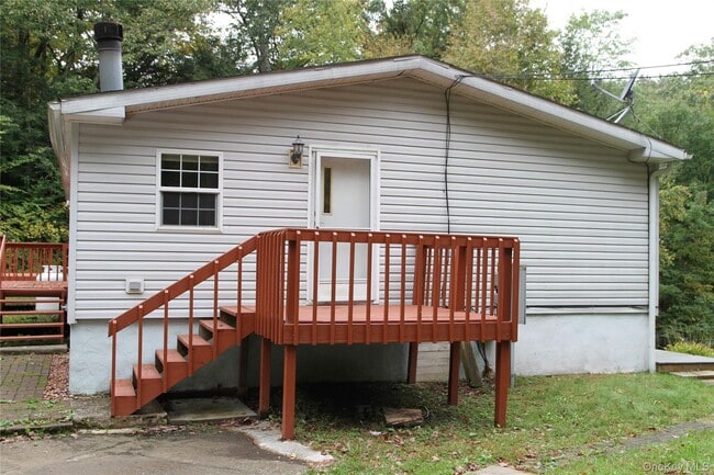 Building Photo - 68 Shinhollow Rd