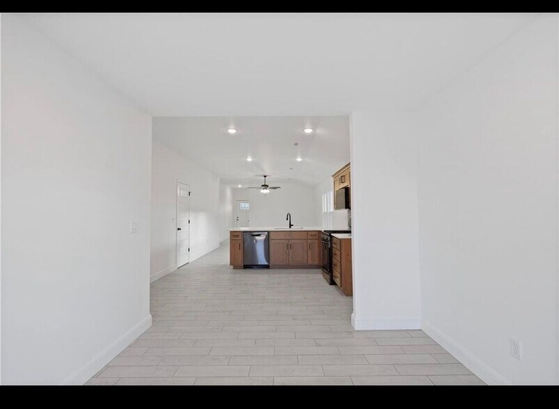 Building Photo - 1512 Lowery St