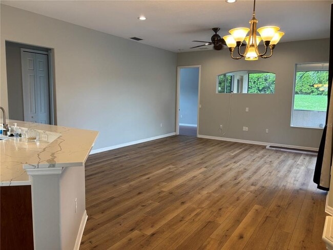 Building Photo - 7632 Drayton Cir