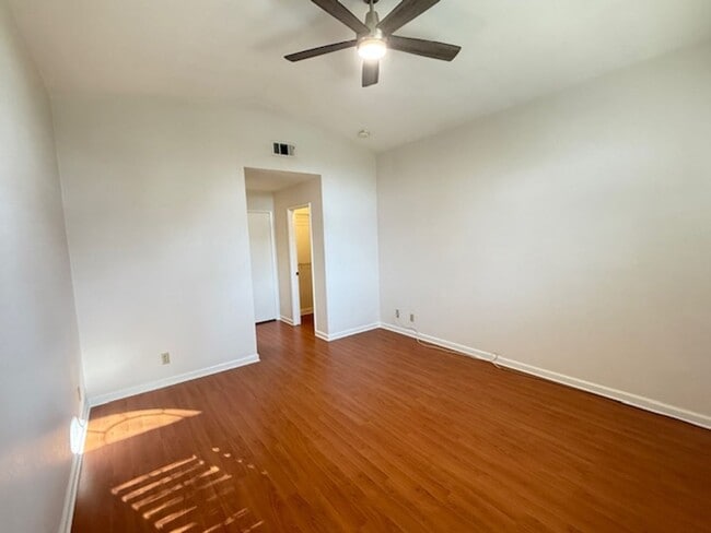 Building Photo - Conveniently located home in Irvine